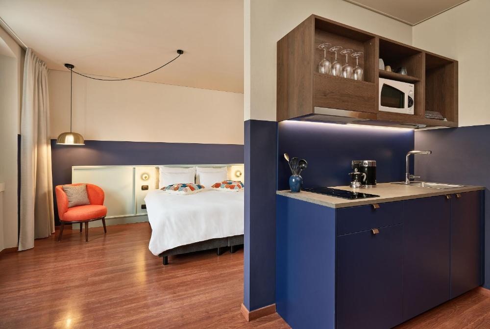 URBANAUTS STUDIOS Minelli